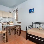 Reggina's Finikas (Syros)